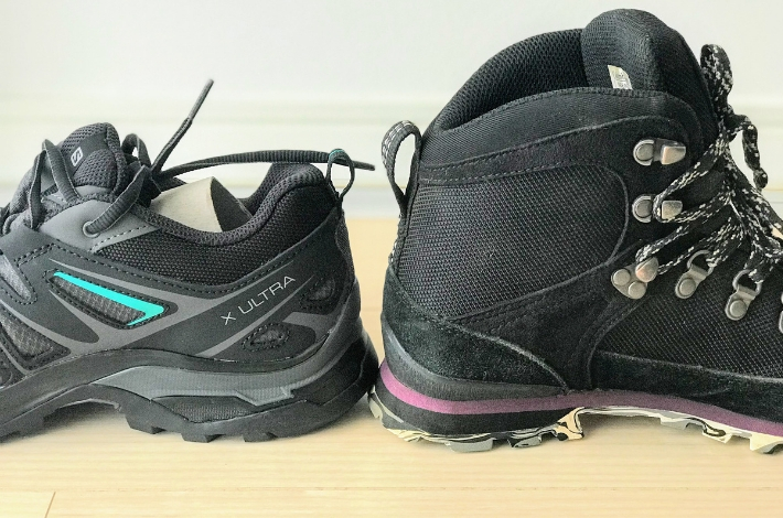 登山靴サロモン X ULTRA 3 PRIME GTXとコロンビア カラサワIIプラスオムニテックを横から比較している